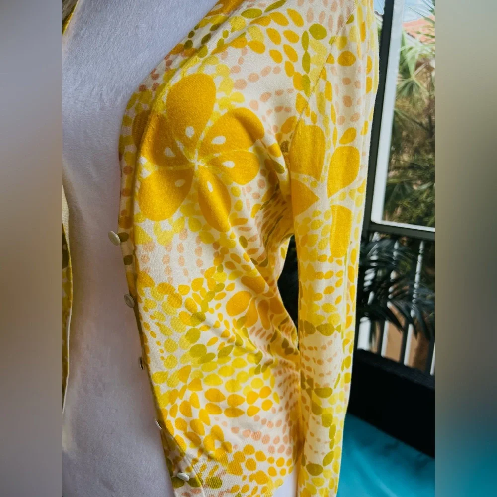 Yellow Flowers Pattern Women's Cardigan